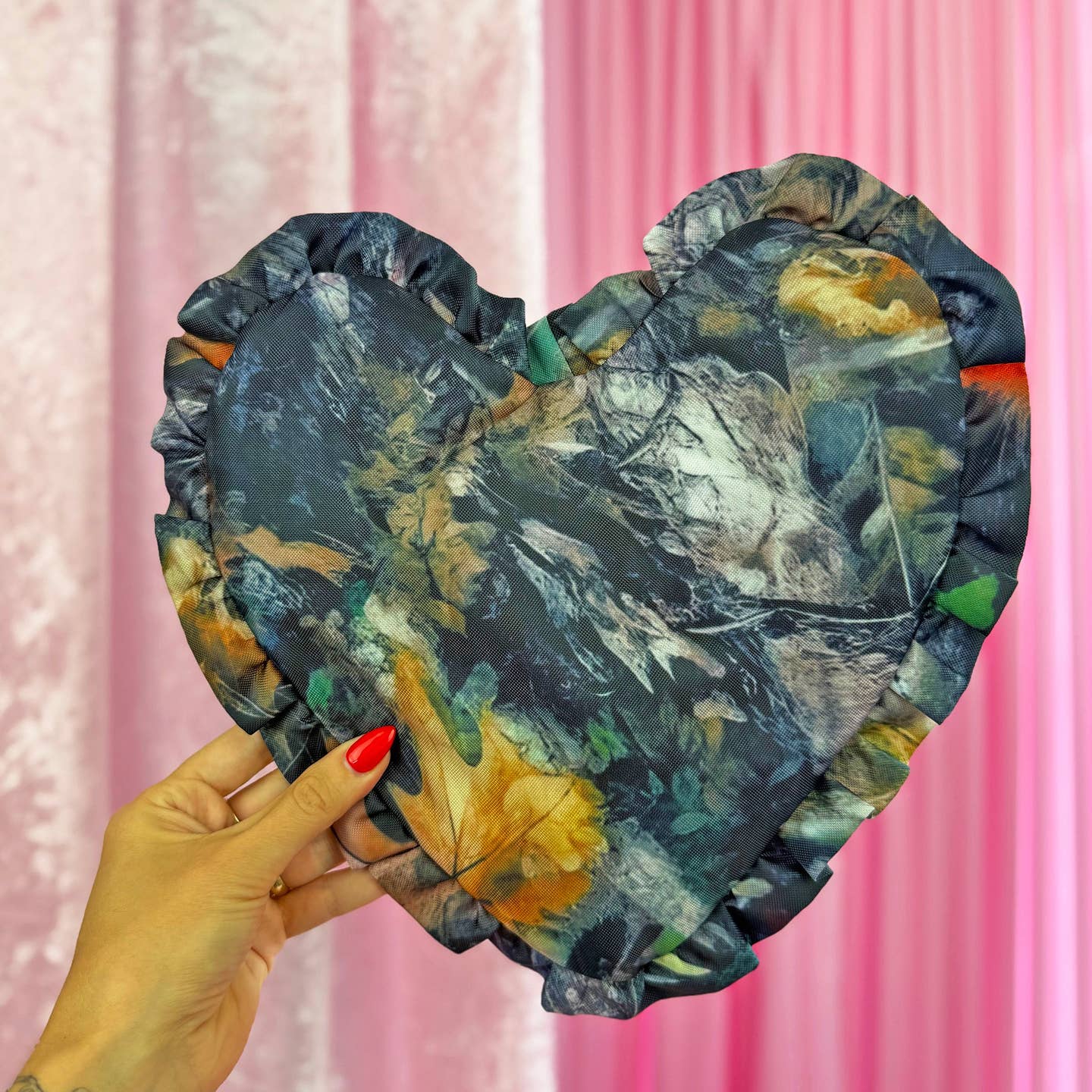 Camo Heart Smell-Proof Bag - Image 5