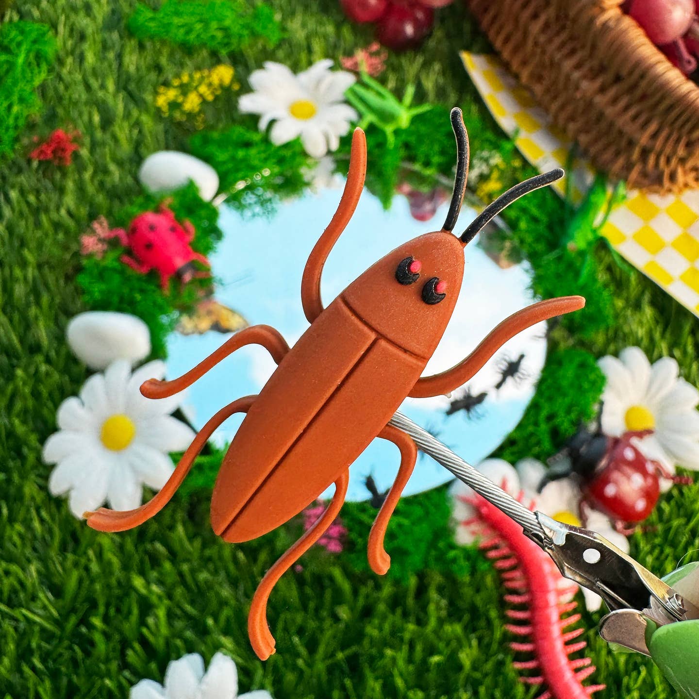 Cockroach J Clip - Image 2