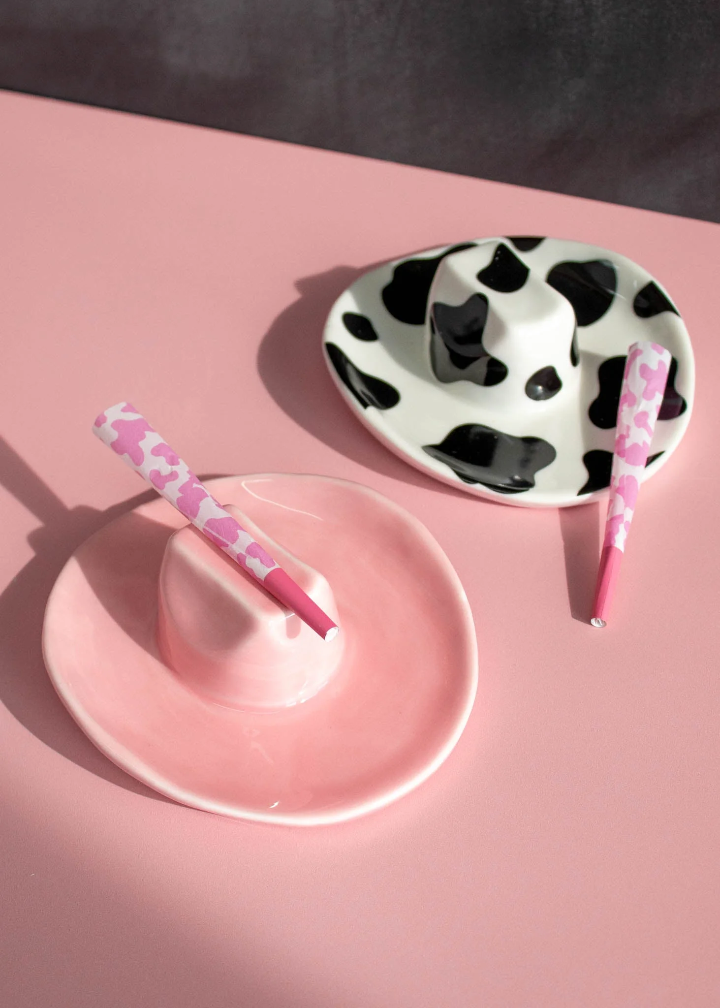 Cowboy Hat Ashtray - Pink - Image 3