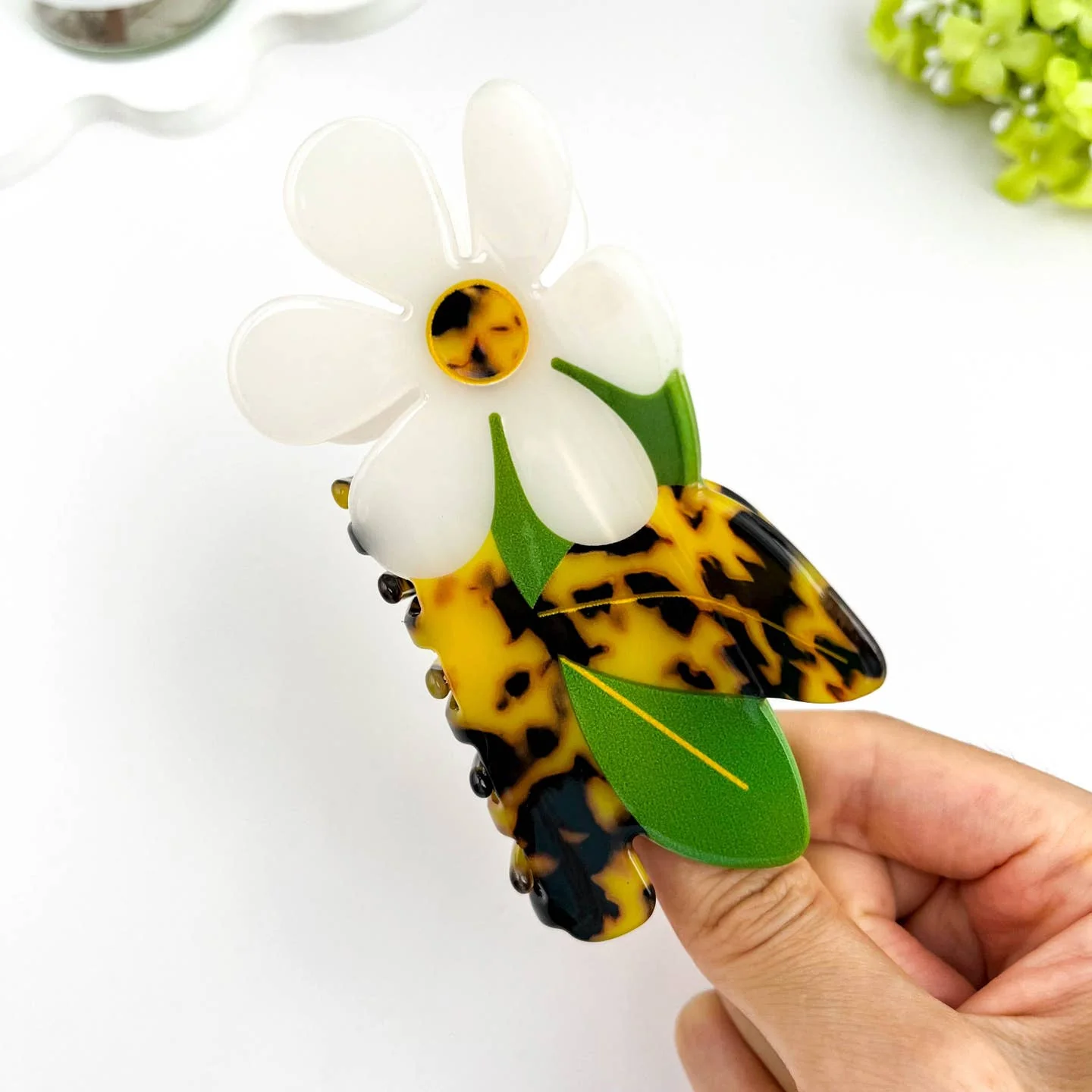 Daisy Flower Hair Claw Clip - Image 2