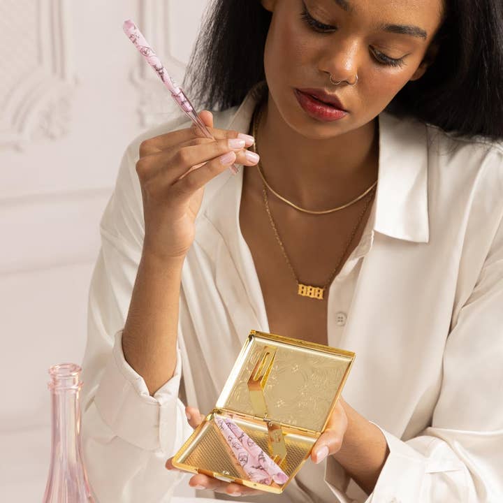 Elegant Qui'd Cigarette Case - Gold - Image 4