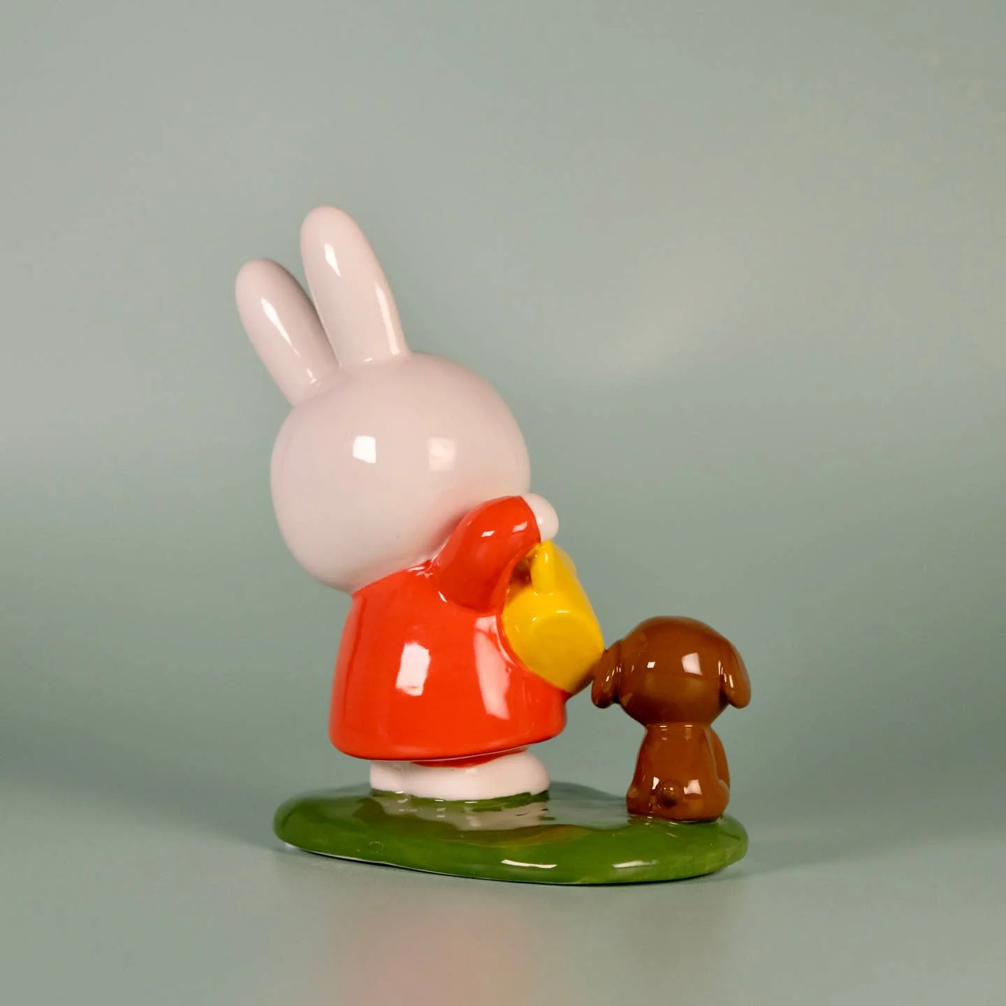 Growing Daisy Figurine - Image 2