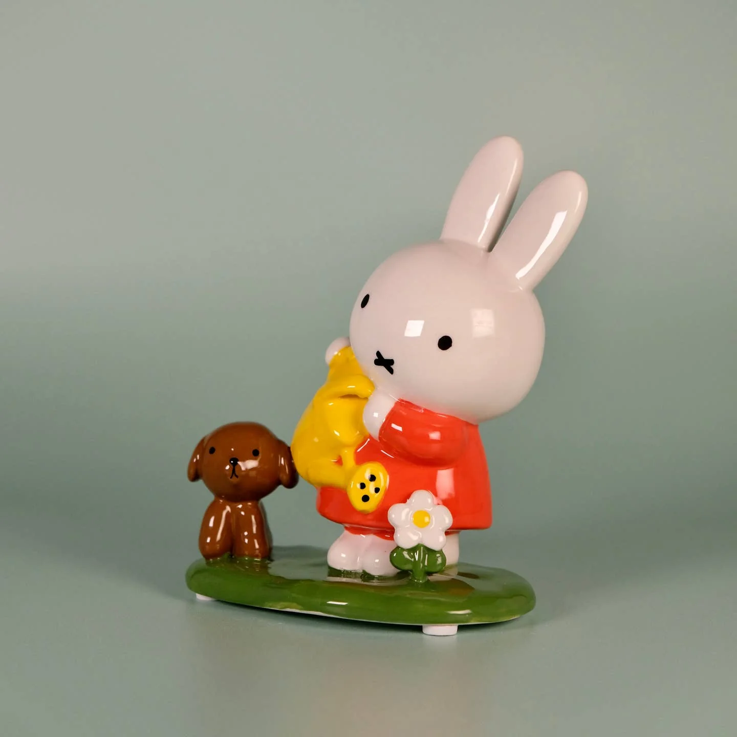 Growing Daisy Figurine - Image 3