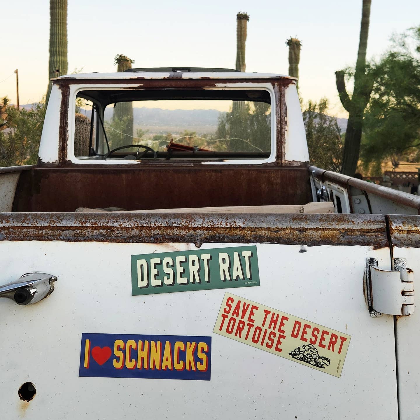 I ♥️ SCHNACKS - Bumper Magnet - Image 2