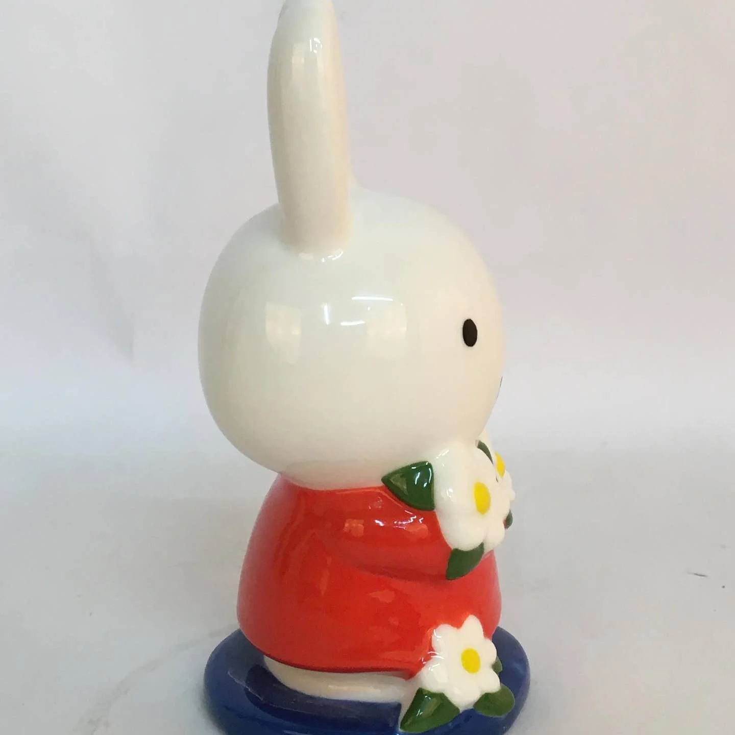Miffy Daisy Bouquet Figurine - Image 4