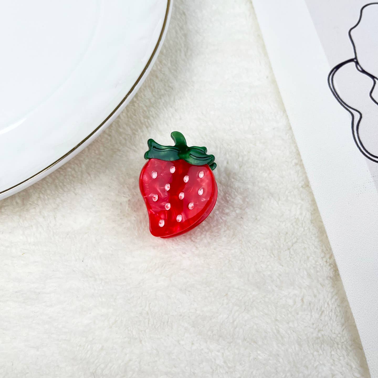 Mini Spotted Strawberry Claw