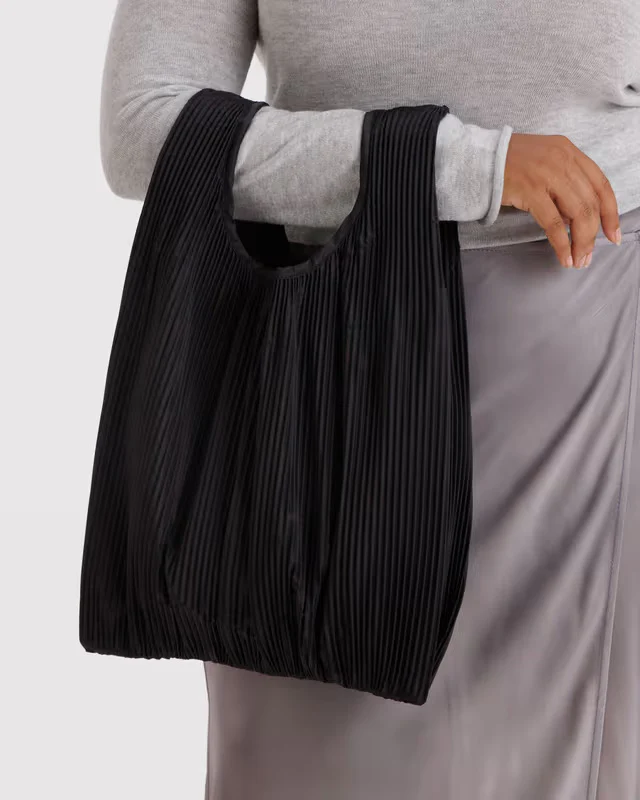 Pleated Baggu - Black - Image 2