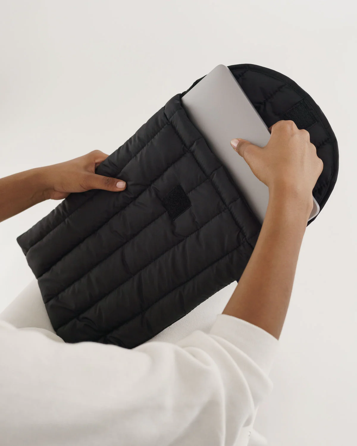 Puffy Laptop Sleeve 13/14" - Black - Image 2