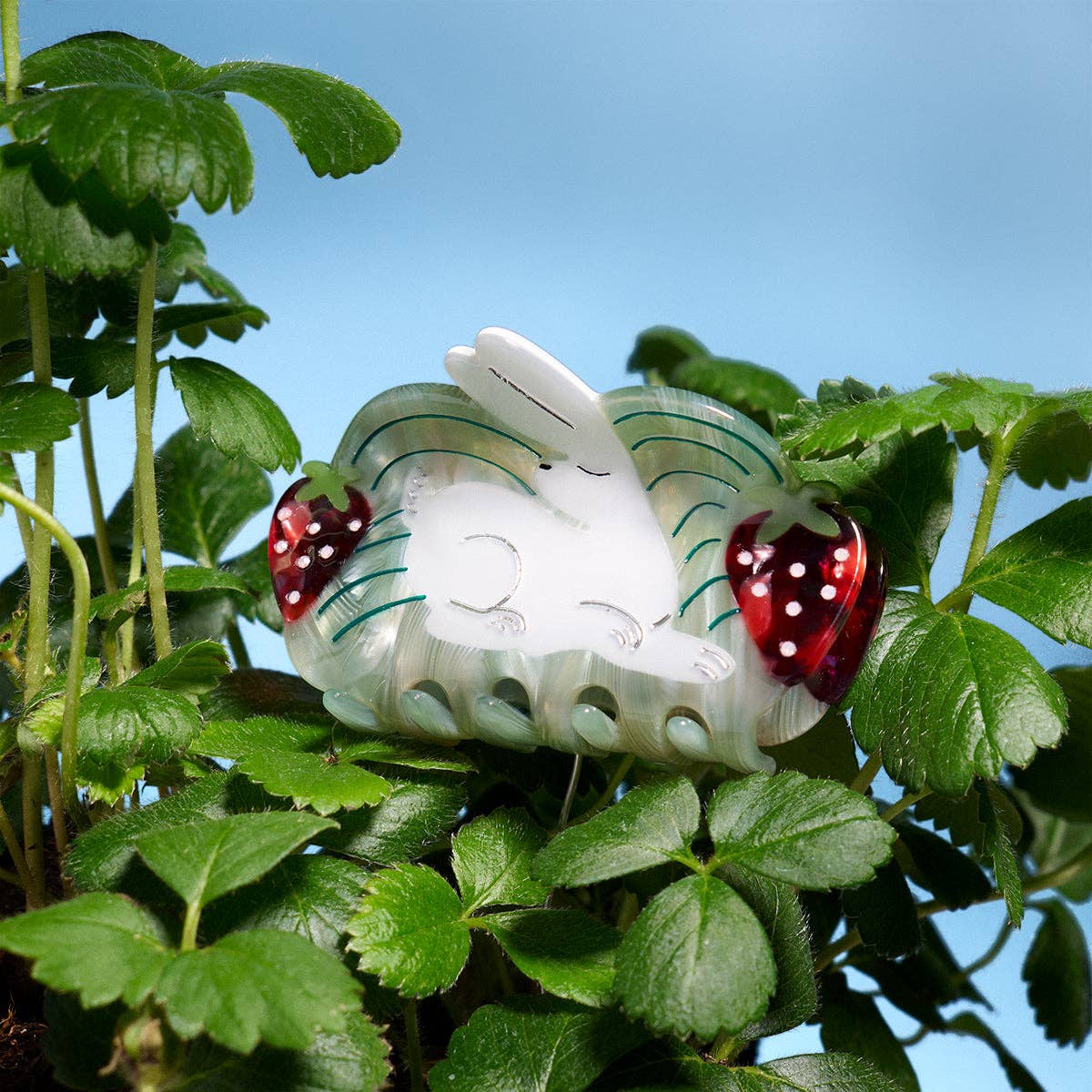 Strawberry Fields Claw - Image 2
