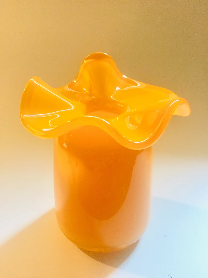 Ruffle Bud Vase - Image 3