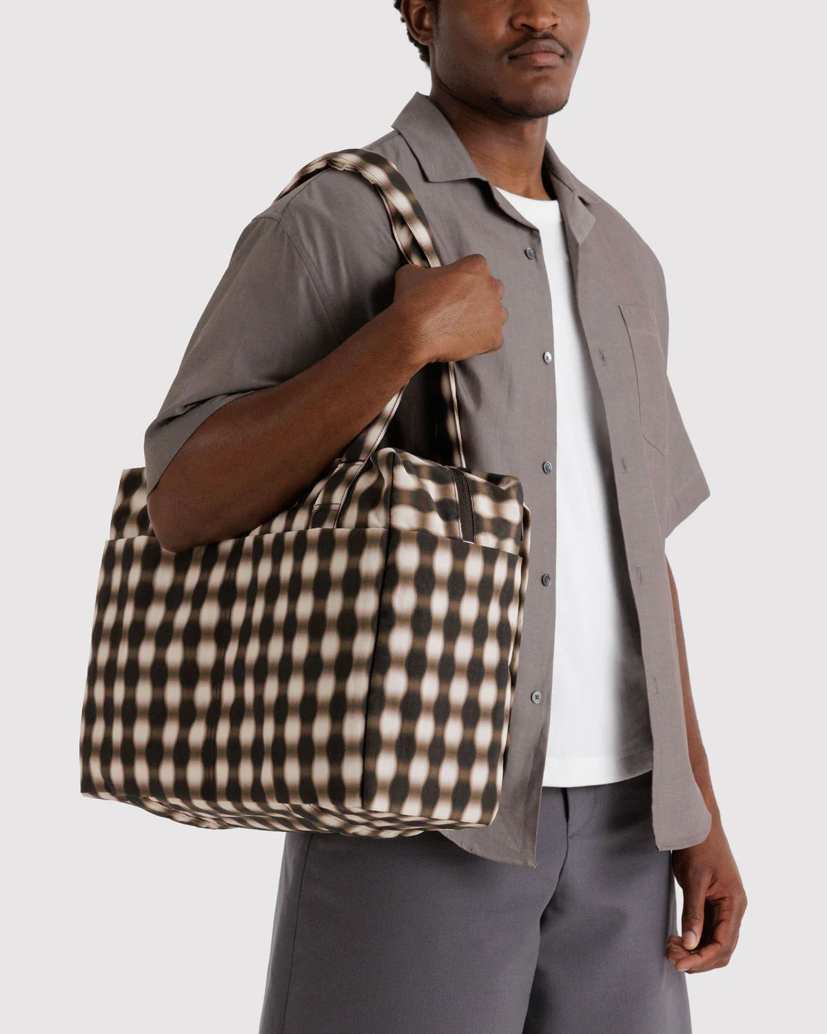 Small Cloud Carry-On - Blurred Gingham Brown - Image 3