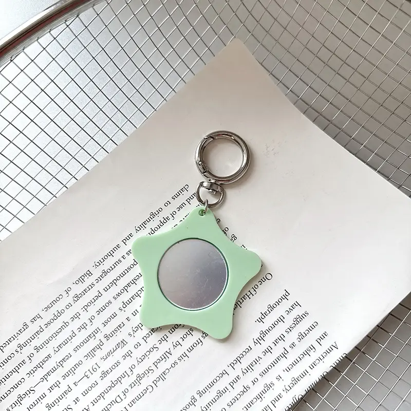 Star Shaped Mini Mirror Keychain - Image 3