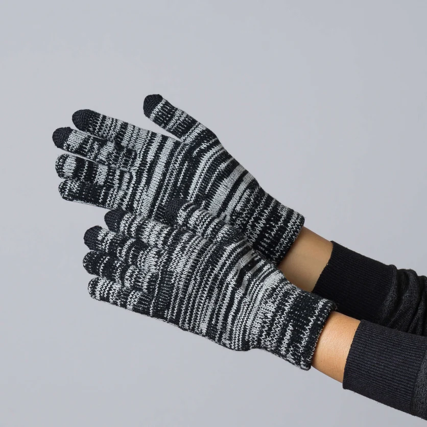 Twist Knit Touchscreen Gloves - Black and White - Image 3